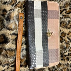 Elegant Striped Wristlet Clutch